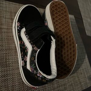 Girls Old School Vans